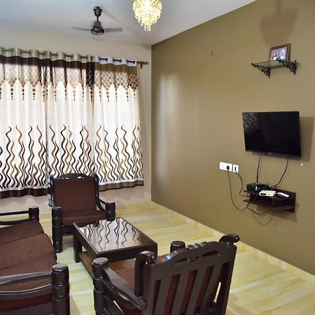 Fieldstone Lovely 2 Bhk Ac Apartment Talaulim 客房 照片